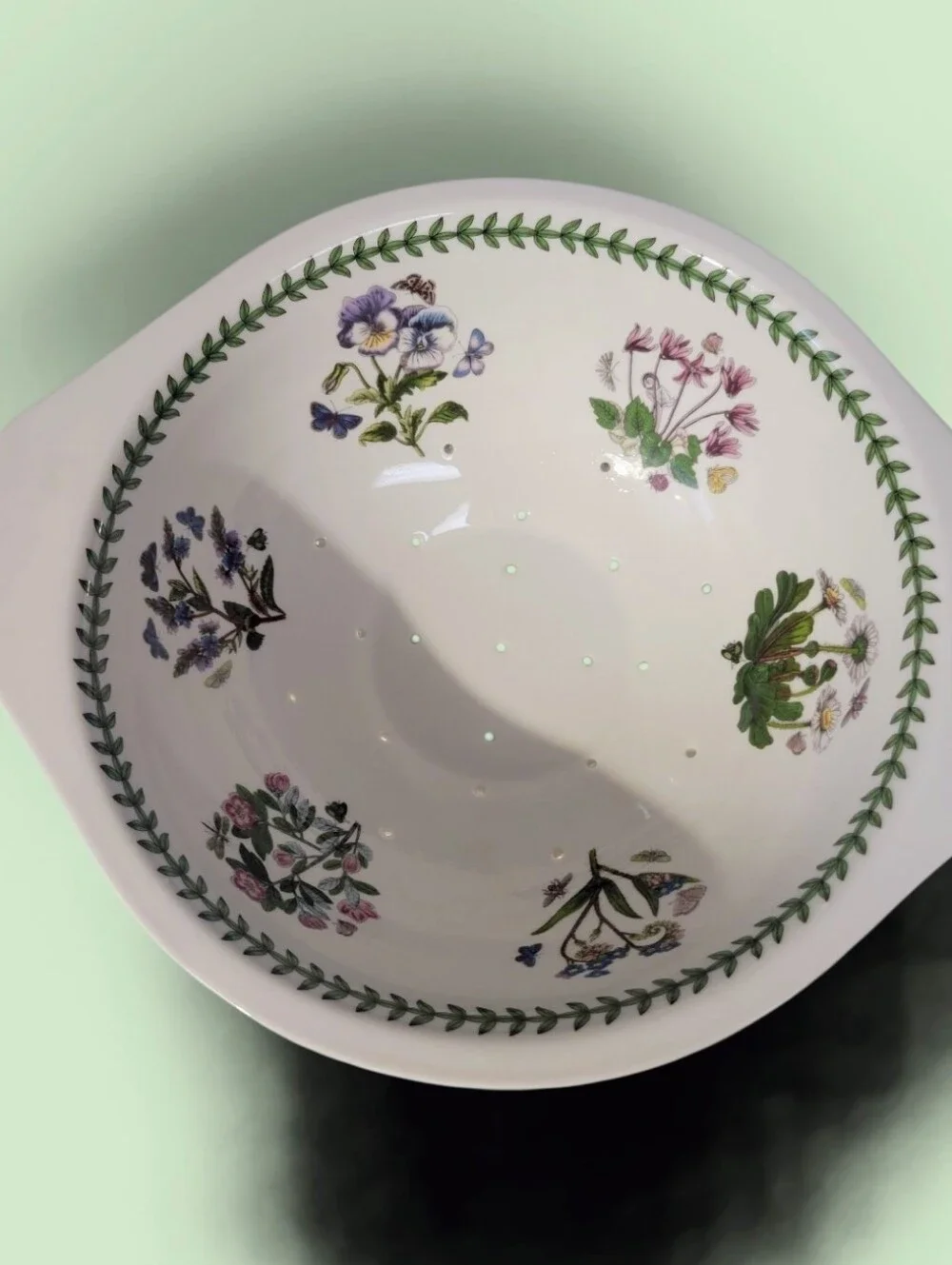 Portmeirion White Ceramic Colander with Green Leaf Border and Floral Motifs, EUC